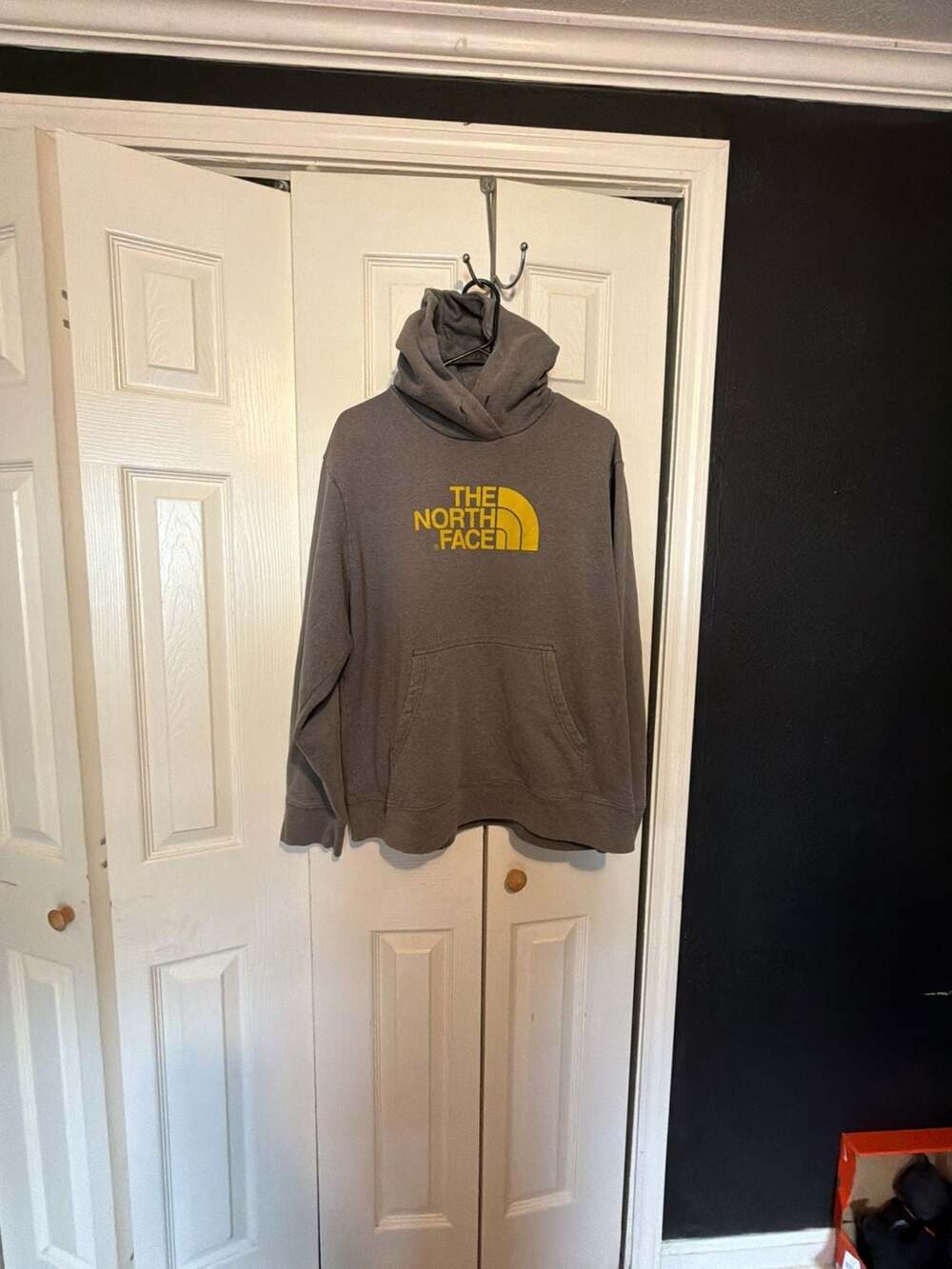 The North Face Hoodie Size XL Gray Yellow Logo Pullover Sweatshirt